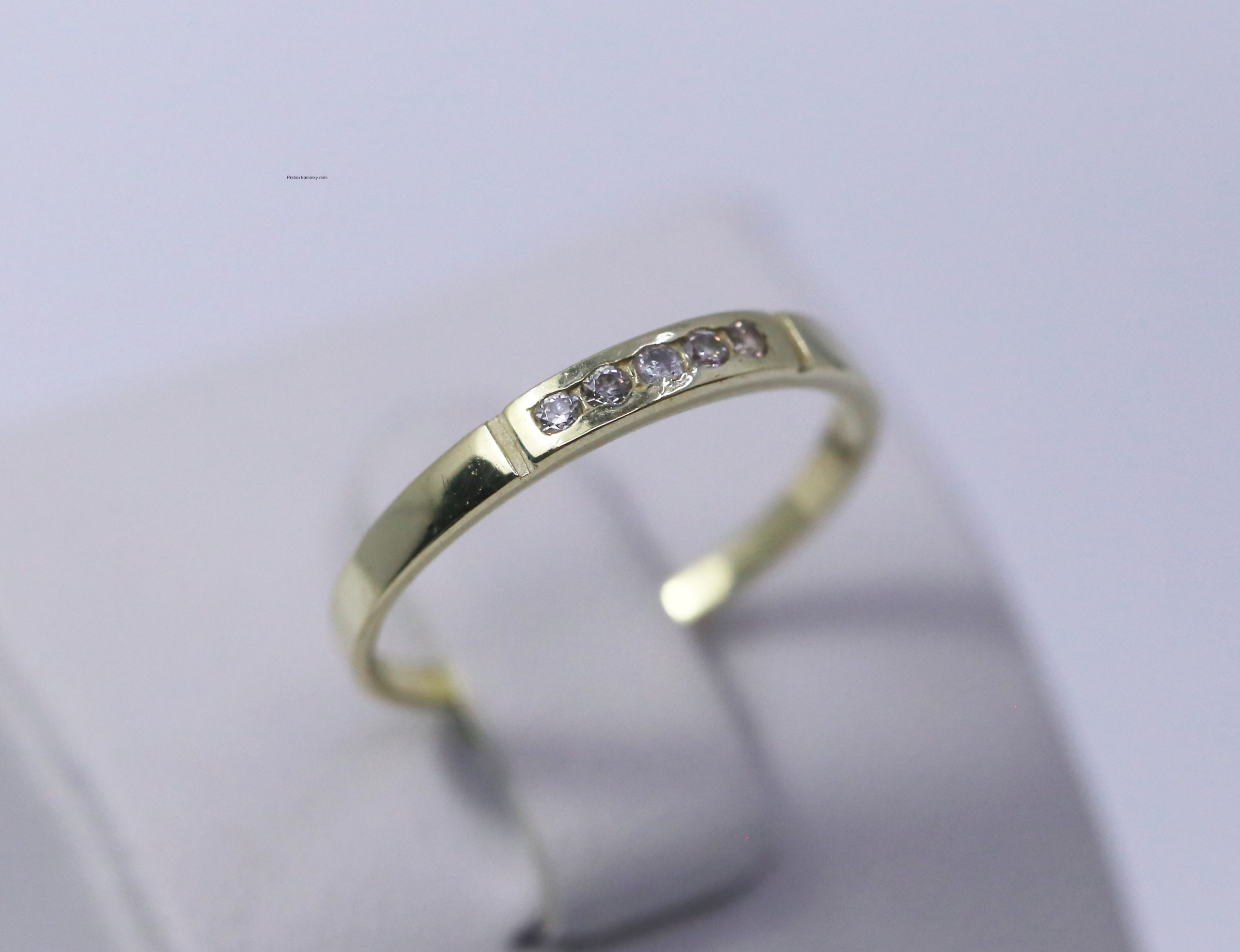 Zlatý dámský prsten s mini kamínky 14k – 1,27g