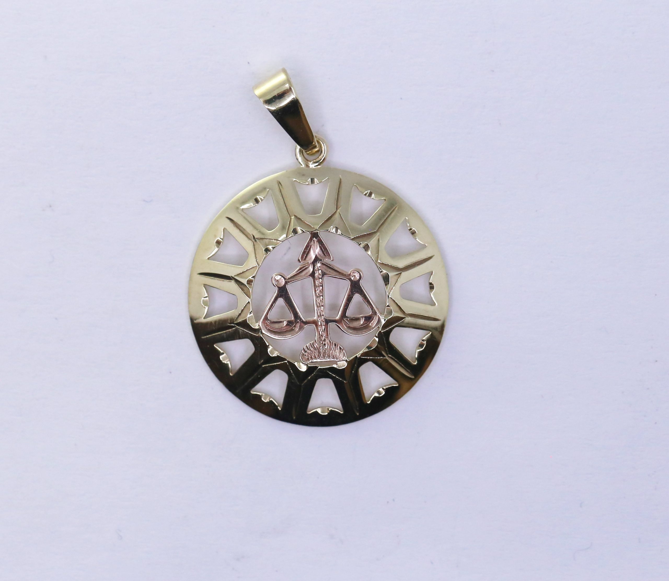 Zlatý přívěsek váhy 9k – 1,6g