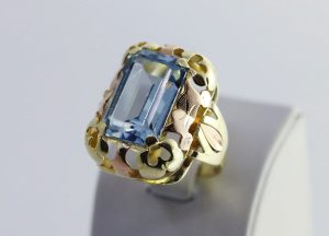 Zlatý dámský prsten s modrým kamenem 14k – 8,97g