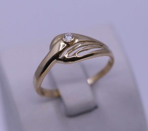 Zlatý dámský prsten s kamenem 14k – 1,99g