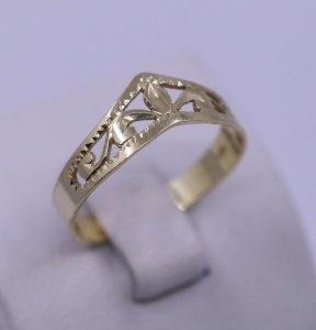 Zlatý dámský prsten špička 14k – 1,48g