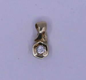 Zlatý přívěsek s kamenem 14k – 0,68g