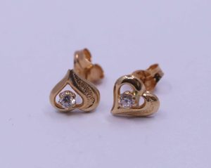 Zlaté náušnice srdce s kamenem 14k – 0,65g