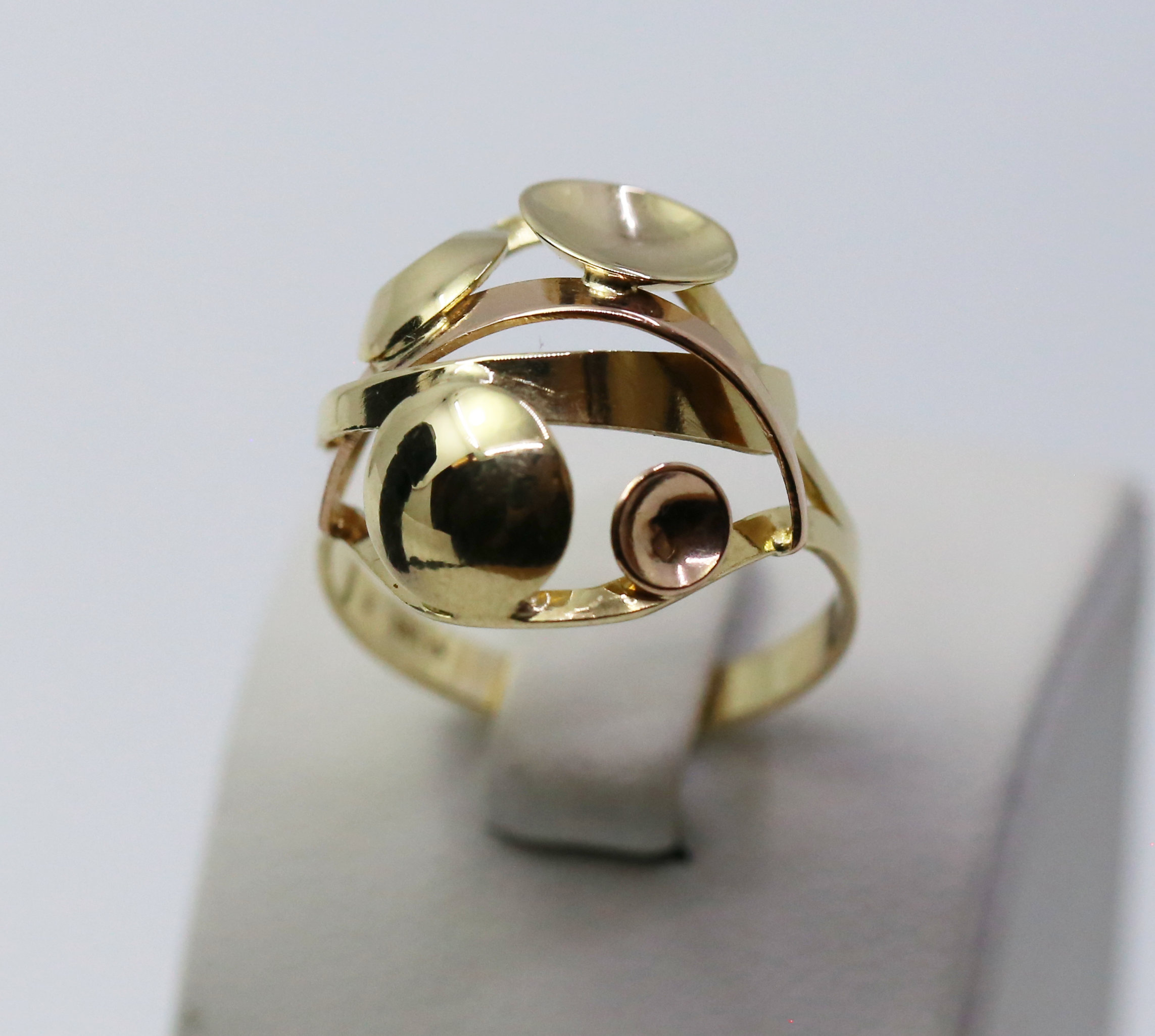 Zlatý dámský prsten kruhy 14k – 3,58g